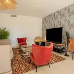 73m Carré -piscine-500 M De La Mer-parking Appartement *