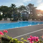 73m Carre -piscine-500 M De La Mer-parking Apartment