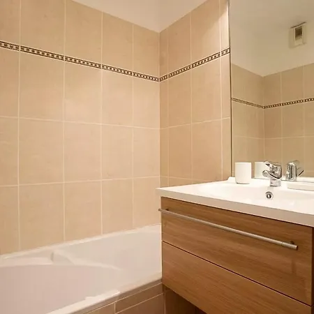 73m Carre -piscine-500 M De La Mer-parking Lägenhet Saint-Raphaël