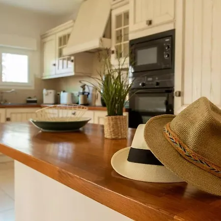 73m Carre -piscine-500 M De La Mer-parking *