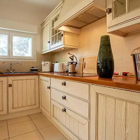 73m Carre -piscine-500 M De La Mer-parking