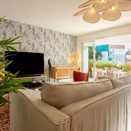 73m Carre -piscine-500 M De La Mer-parking Апартаменты