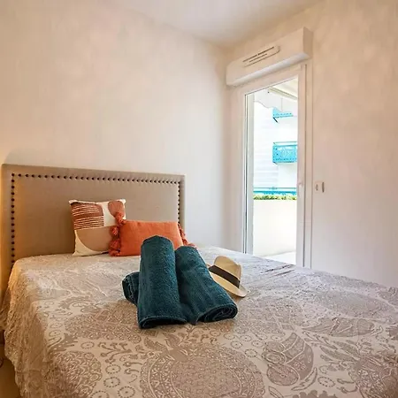 73m Carre -piscine-500 M De La Mer-parking Сен-Рафаэль