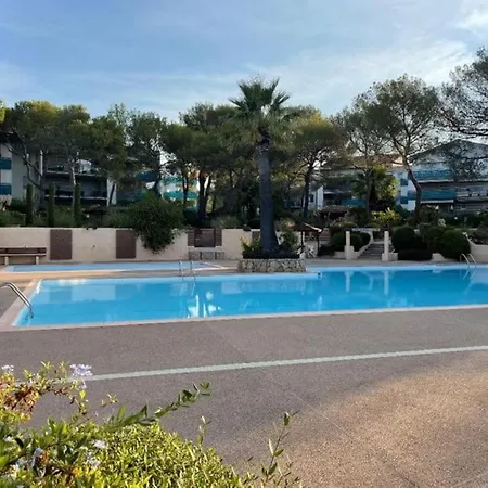 Апартаменты 73m Carre -piscine-500 M De La Mer-parking *