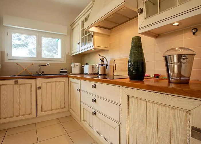 73m Carre -piscine-500 M De La Mer-parking