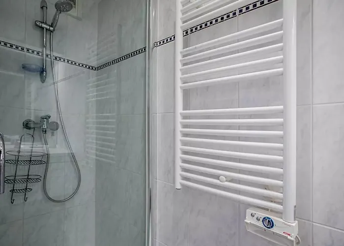 73m Carre -piscine-500 M De La Mer-parking