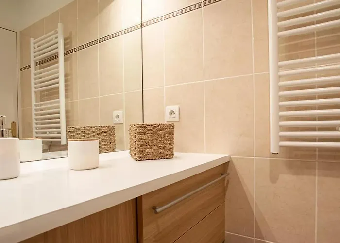 73m Carre -piscine-500 M De La Mer-parking Apartment