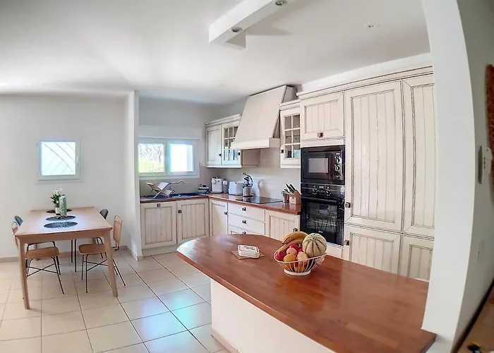 73m Carre -piscine-500 M De La Mer-parking