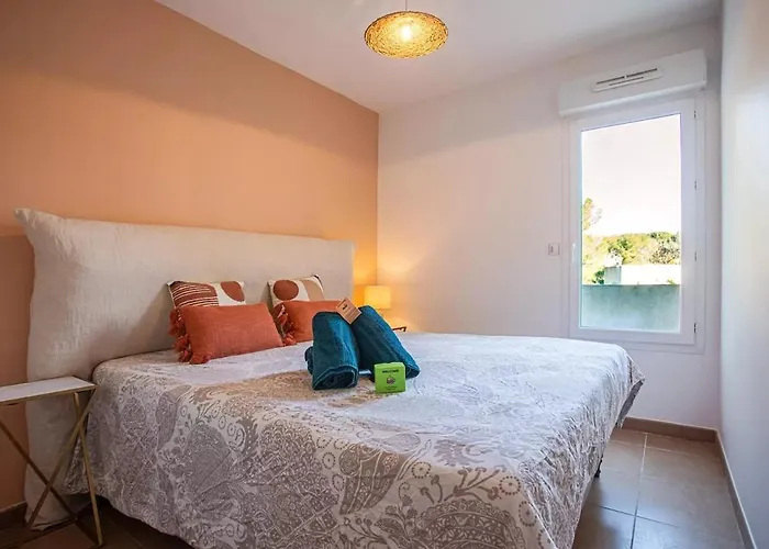 Apartment 73m Carre -piscine-500 M De La Mer-parking