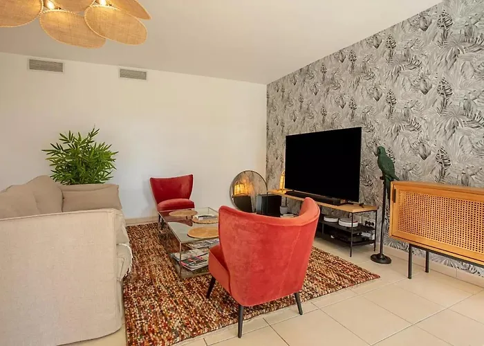 73m Carre -piscine-500 M De La Mer-parking Apartment *