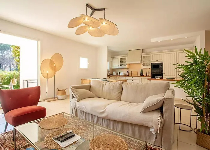 73m Carre -piscine-500 M De La Mer-parking Сен-Рафаэль